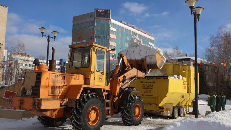 В новосибирских скверах запустят мобильную снегоплавилку