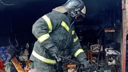 В Новосибирской области тушат масштабный пожар