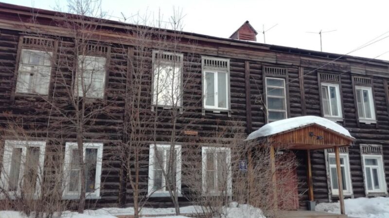 В Новосибирске разберут вручную дом 1917 года постройки