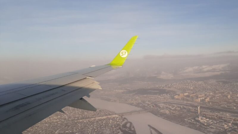 Новосибирскую авиакомпанию S7 оштрафовали за голодных пассажиров