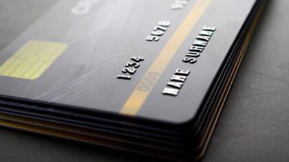 В Новосибирске на 15% сократилась выдача кредитных карт