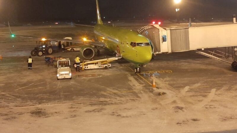 В Новосибирске 150 пассажиров больше суток ждали вылета в Казахстан