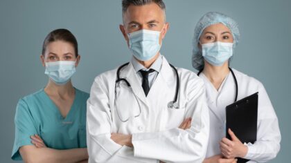 Новосибирским частным клиникам могут запретить выдавать справки мигрантам