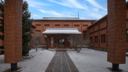 Японский центр продолжил работать в Новосибирске после запрета правительства