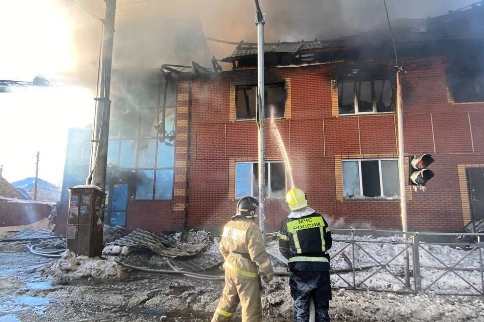 На ликвидацию пожара на Волочаевской в Новосибирске потребовались сутки