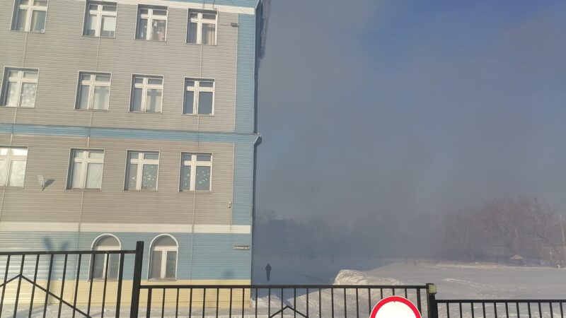 В Новосибирске дети полдня учились в задымленном здании