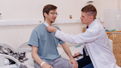 Тромб в форме подковы извлекли из сердца новосибирца