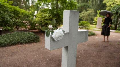 Ритуальщика для захоронения военных ищут за миллион под Новосибирском