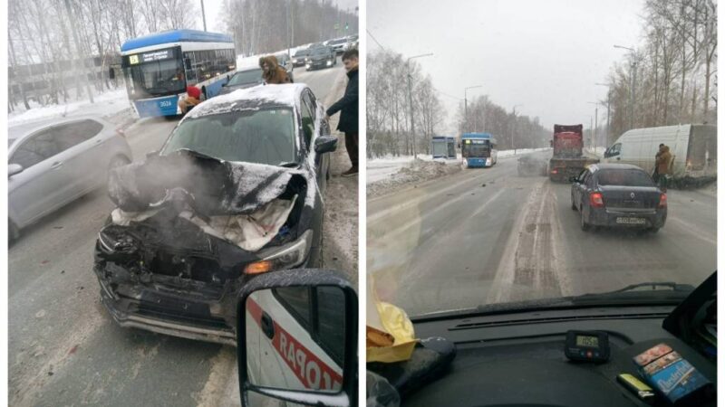 Дети пострадали в тройном ДТП в Новосибирске
