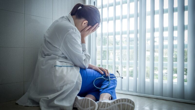 Медсестра новосибирской больницы скончалась на рабочем месте