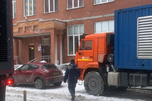 В Новосибирске квартал остался без света из-за аварии на ЛЭП